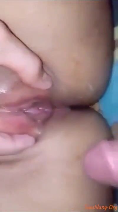 Nhét dưa chuột vào em rồi mới nhét cu